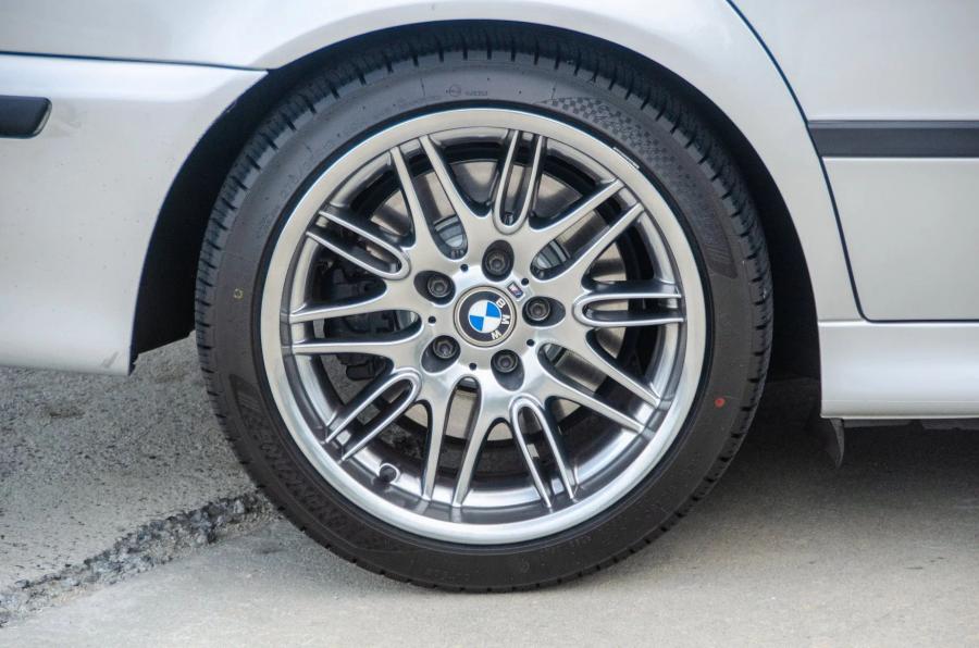 Колеса BMW M5 (E39) 2003 года  (фото 126 из 148)
